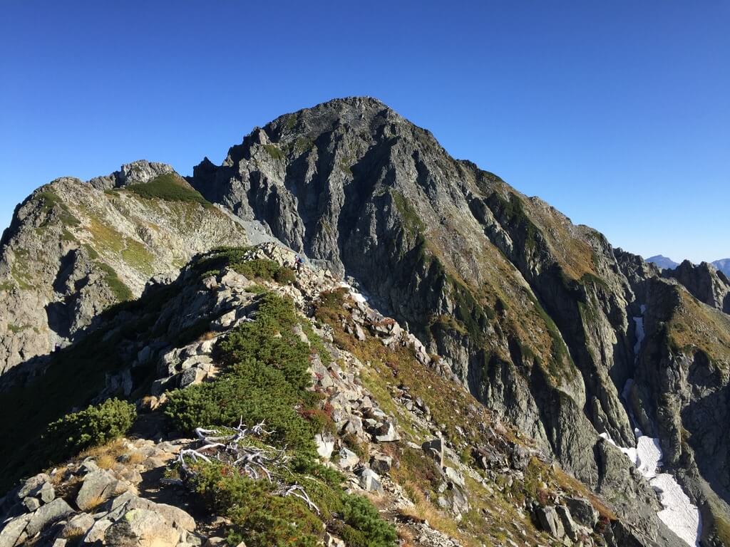 はじめてのアルプス 別山尾根から憧れの 剱岳 を登る 1泊2日テント泊登山 カラログ 四季折々の山を楽しむ登山ブログ