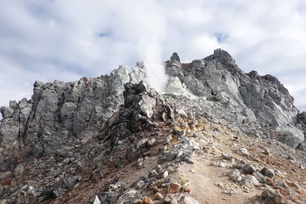 １００山目となる記念登山は 新中の湯ルートから焼岳 上高地 日帰り登山 Karalog 四季折々の山を楽しむ山行ブログ