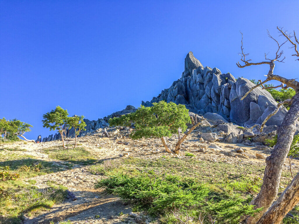 絶景！オベリスク！南アルプス「鳳凰三山」・青木鉱泉から1泊2日