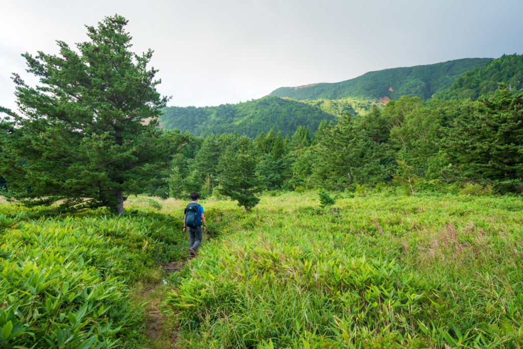 一切経山・慶応吾妻山荘へ