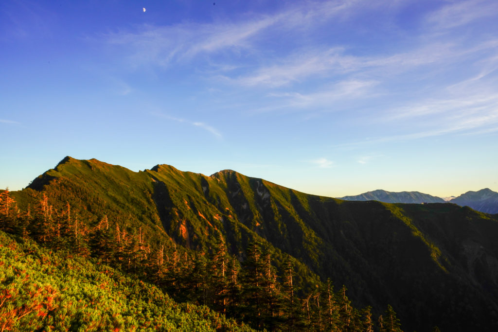 鹿島槍ヶ岳・爺ヶ岳・夕日に染まる爺ヶ岳