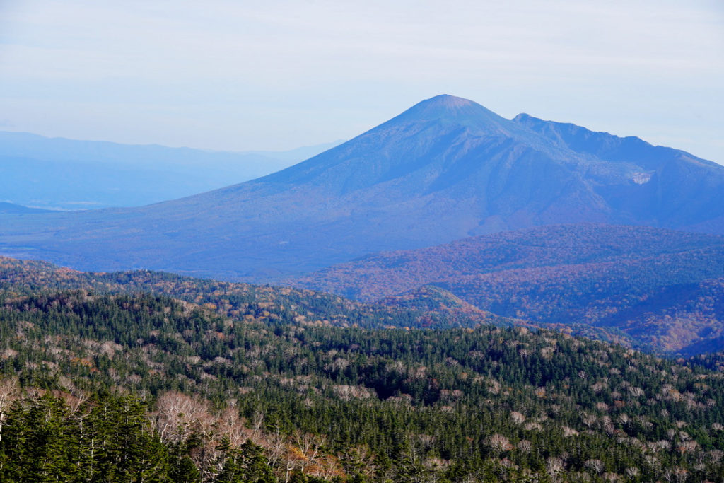 八幡平・八幡平からの岩手山