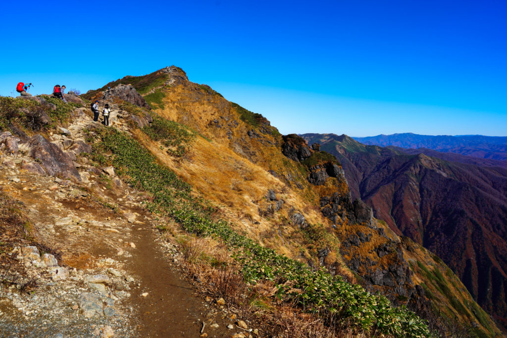 谷川岳・オキノ耳へ