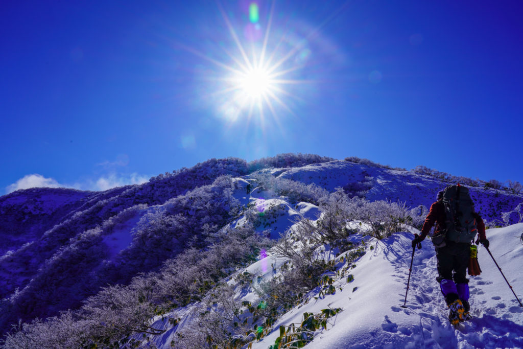 積雪期・荒島岳・もちがかべを登る、登る