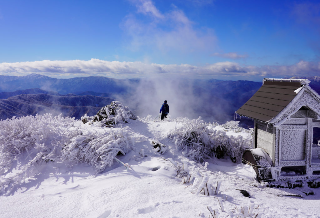 積雪期・荒島岳・少しだけ新・下山コースへ
