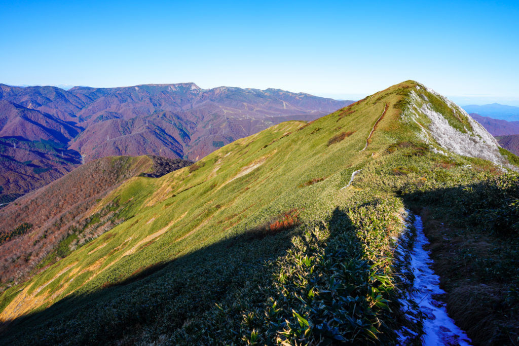 平標山・仙ノ倉山・松手山コース、最後は急登でした。