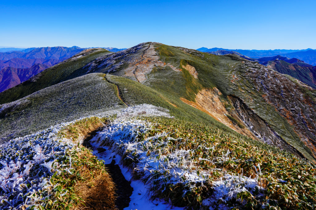 平標山・仙ノ倉山・天国の稜線