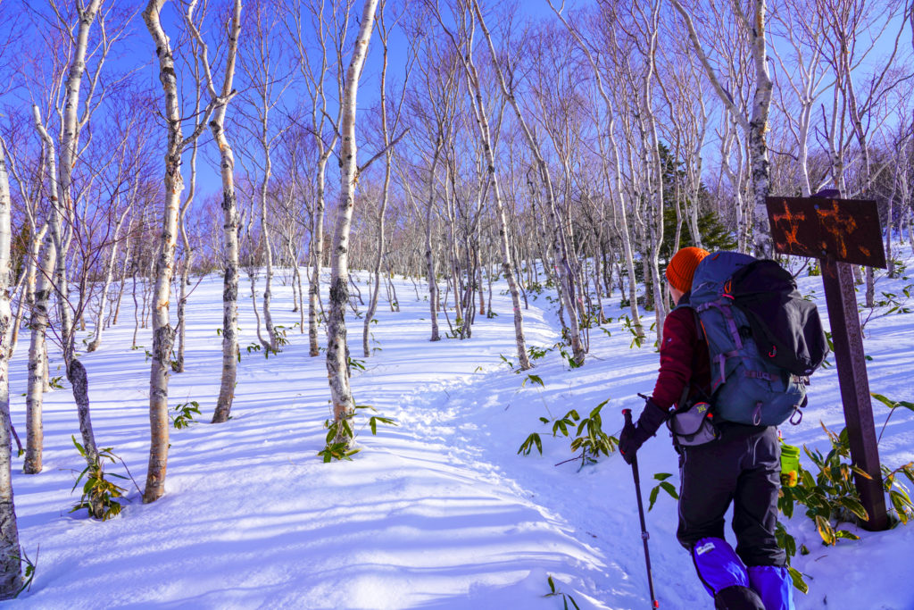 厳冬期・四阿山・里宮を越えたあたりから登りがキツくなります