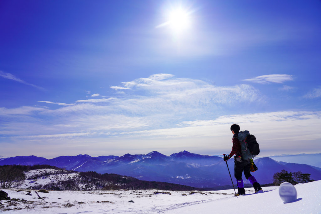 厳冬期・四阿山・雪原を歩く(オマケにダルマ)