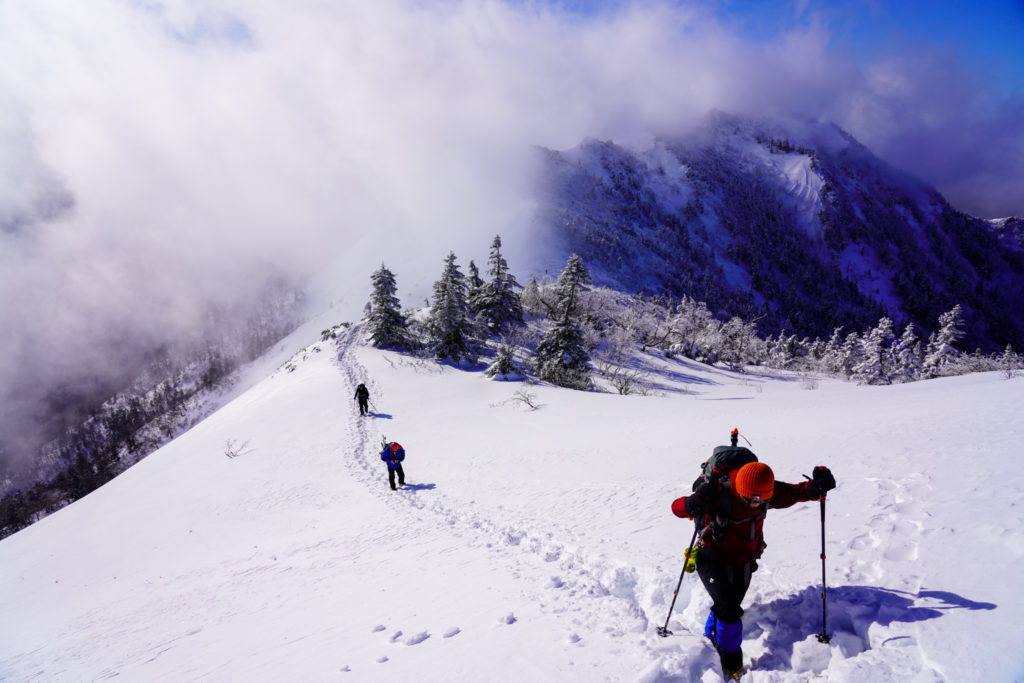 厳冬期・武尊山・剣ヶ峰山・高度をあげていく