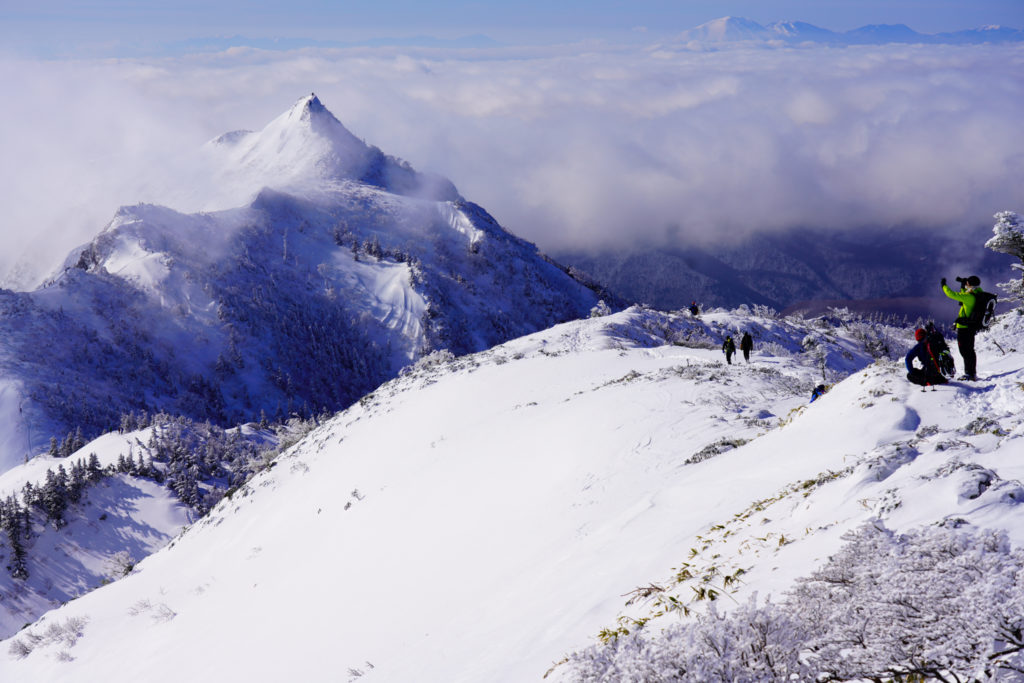 厳冬期・武尊山・剣ヶ峰山・みんなが夢中、剣ヶ峰山