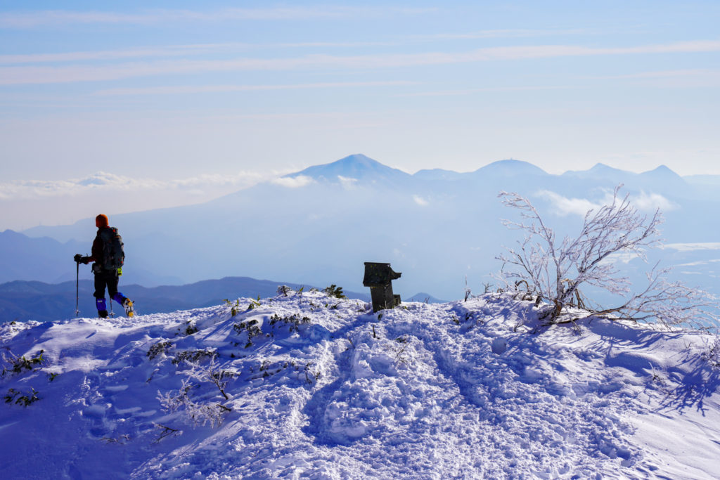 厳冬期・武尊山・剣ヶ峰山・赤城山を見ながらの下山