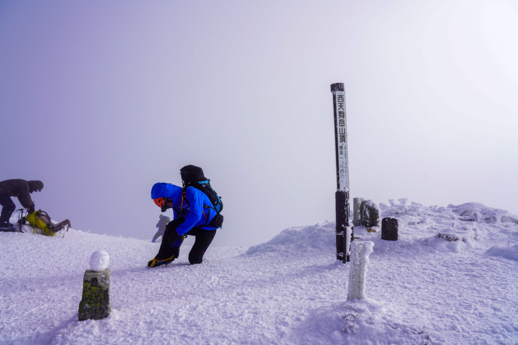 厳冬期・天狗岳・西天狗岳山頂と雪だるま
