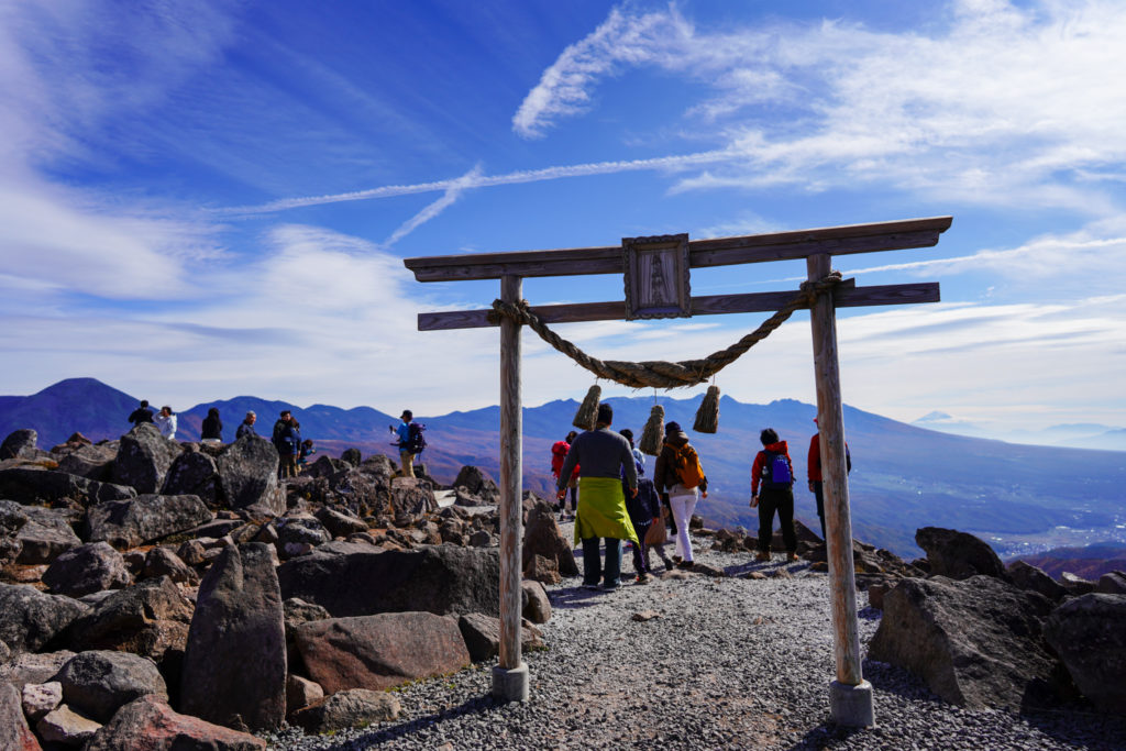 霧ヶ峰・車山山頂の社(やしろ)