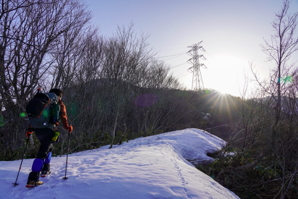 残雪期・東谷山・日白山・鉄塔を目指す