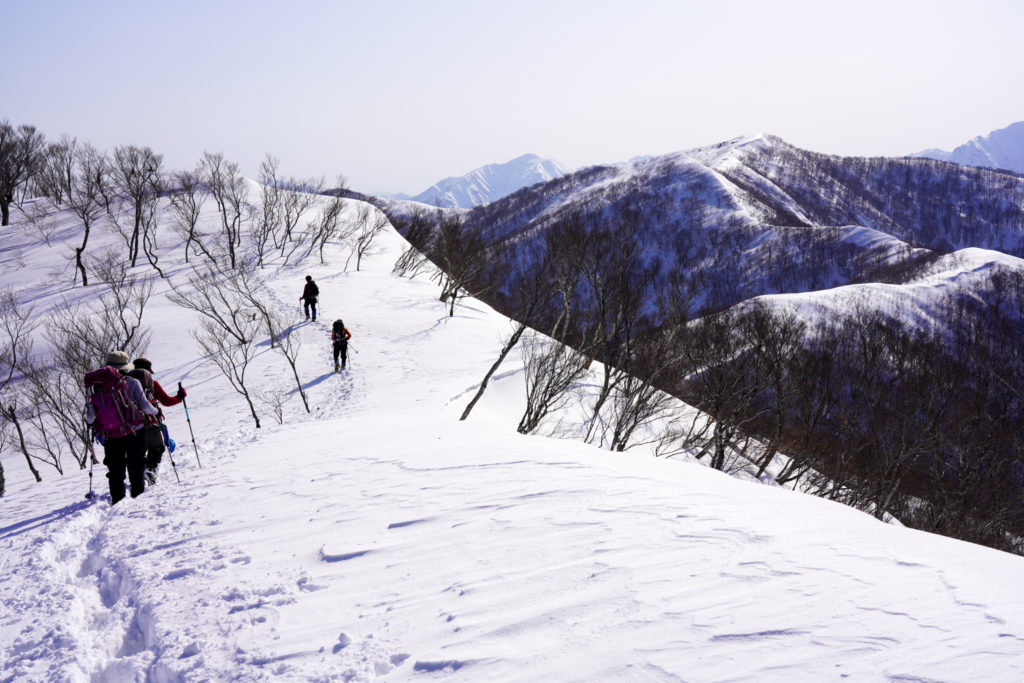 残雪期・東谷山・日白山・東谷山山頂へ