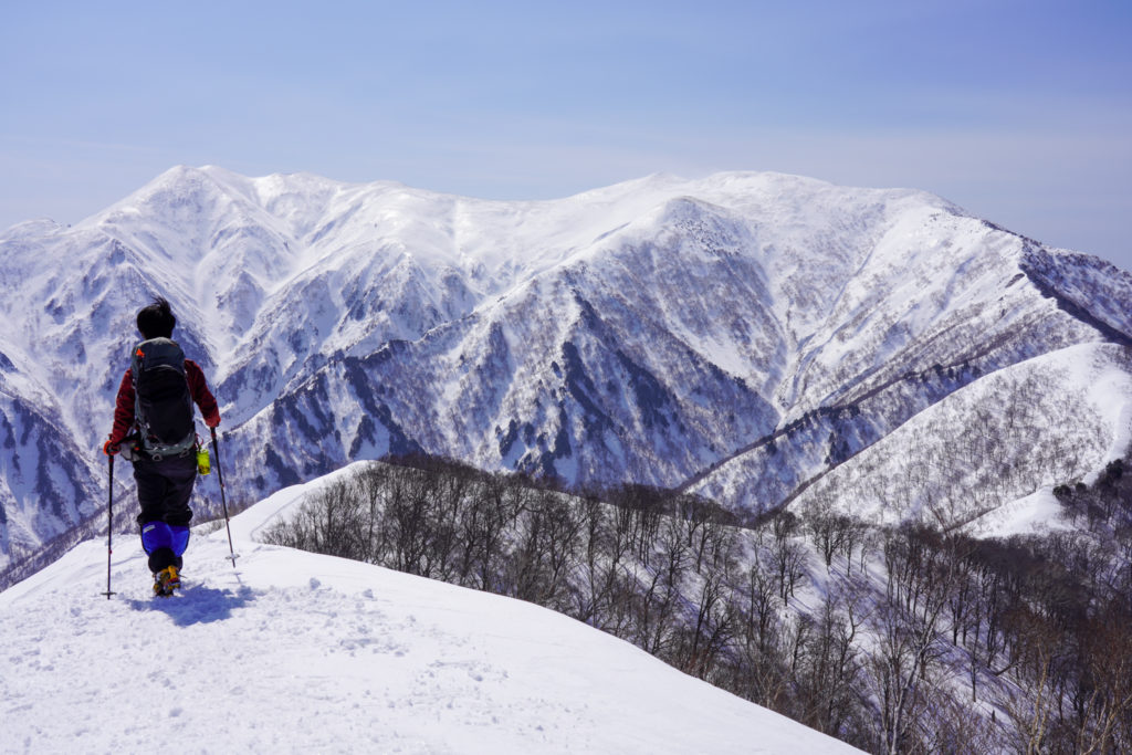 残雪期・東谷山・日白山・日白山下山を開始