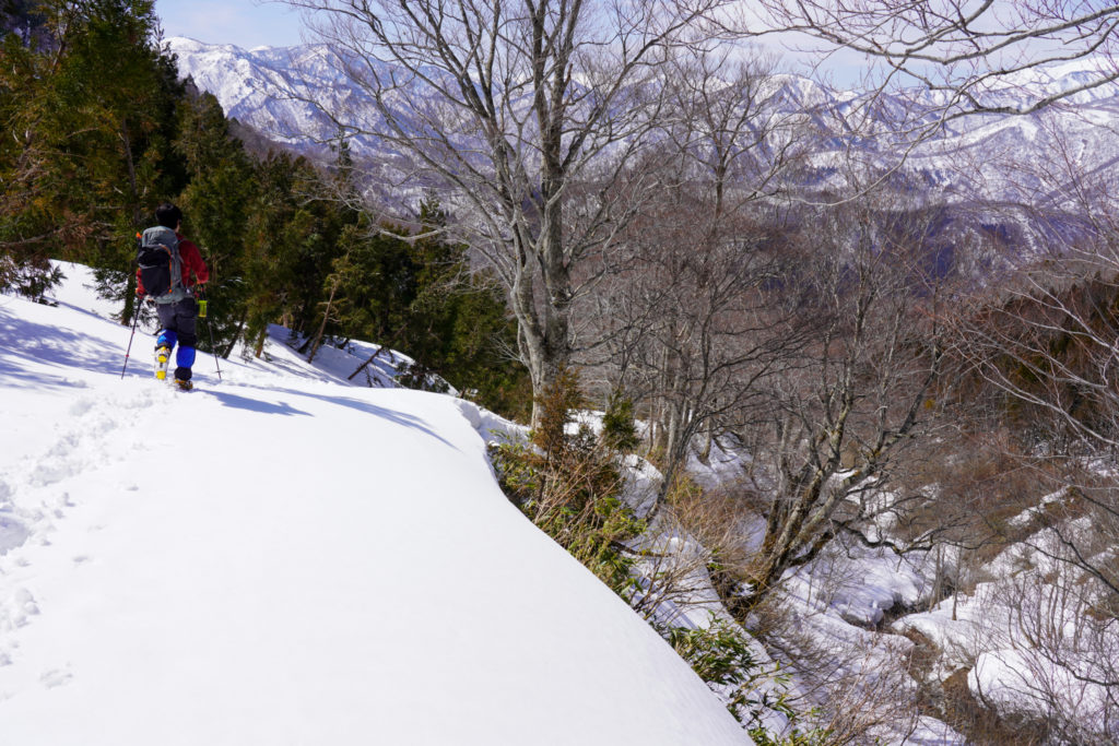 残雪期・東谷山・日白山・沢沿いを歩く