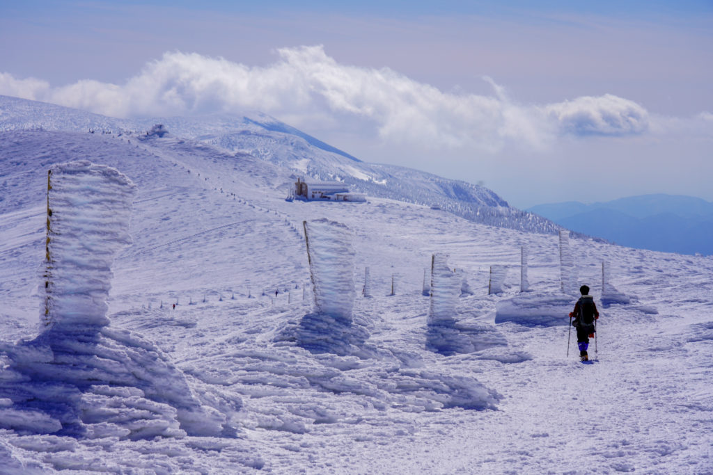 残雪期・蔵王山(熊野岳・刈田岳)・氷の柱に導かれるまま