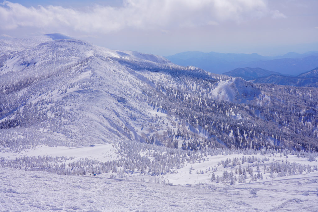 残雪期・蔵王山(熊野岳・刈田岳)・刈田岳からの展望