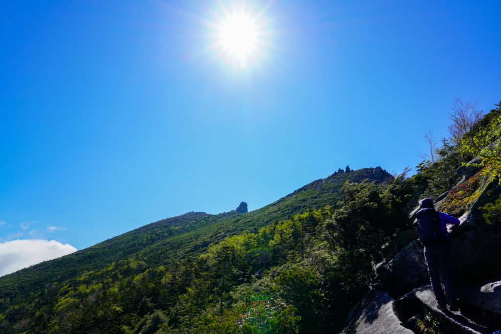 金峰山・金峰山小屋の分岐を越えて