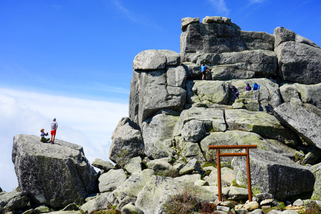 金峰山・神々しい五丈石