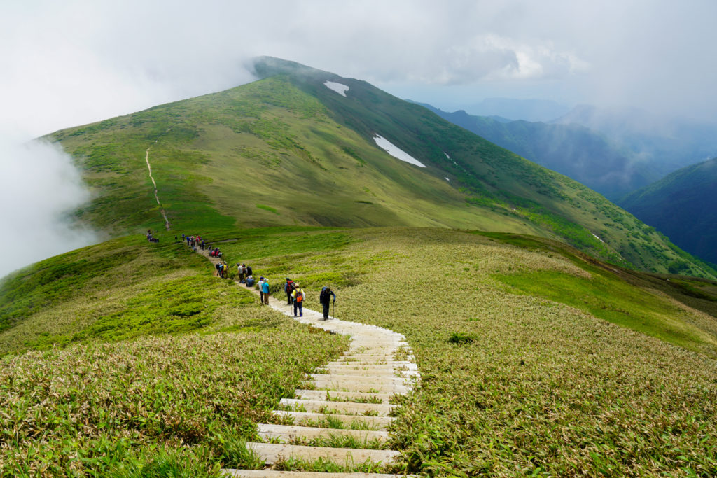 平標山・仙ノ倉山・雲に隠れる仙ノ倉山