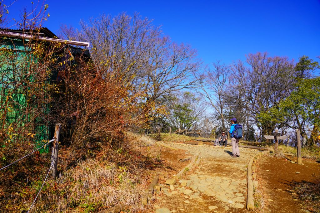 塔ノ岳・丹沢山・新大日、新大日茶屋(休業中)